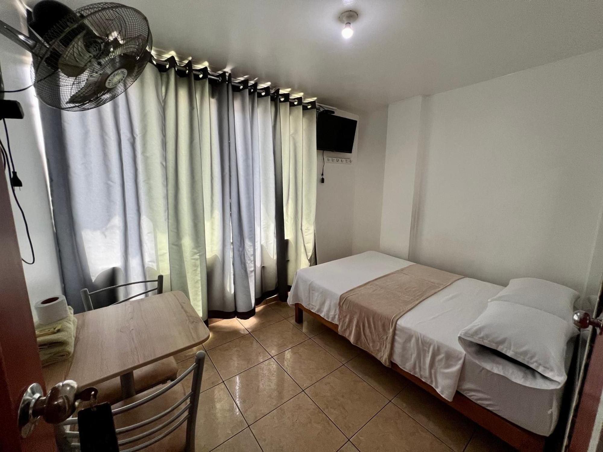 Hospedaje Senegal Cerca Al Aeropuerto Lima Extérieur photo
